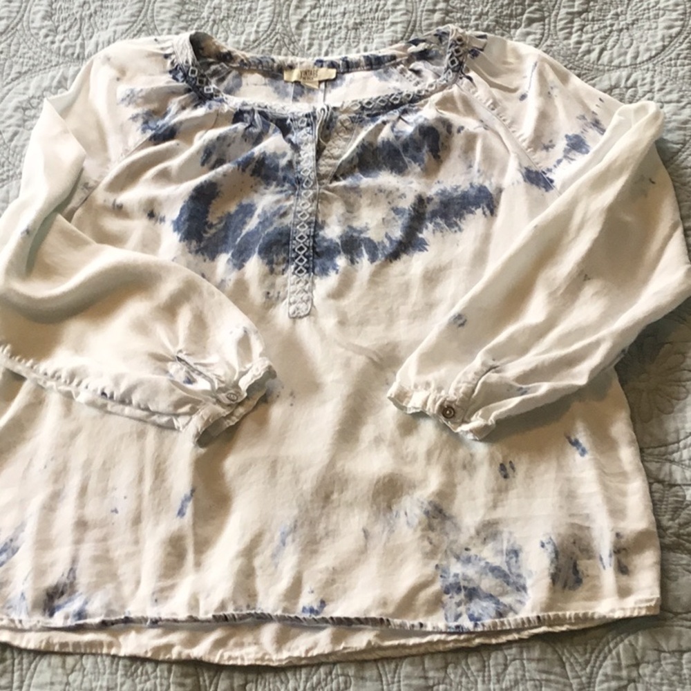Vintage America Women's Blue and White Tie-Dye Top
